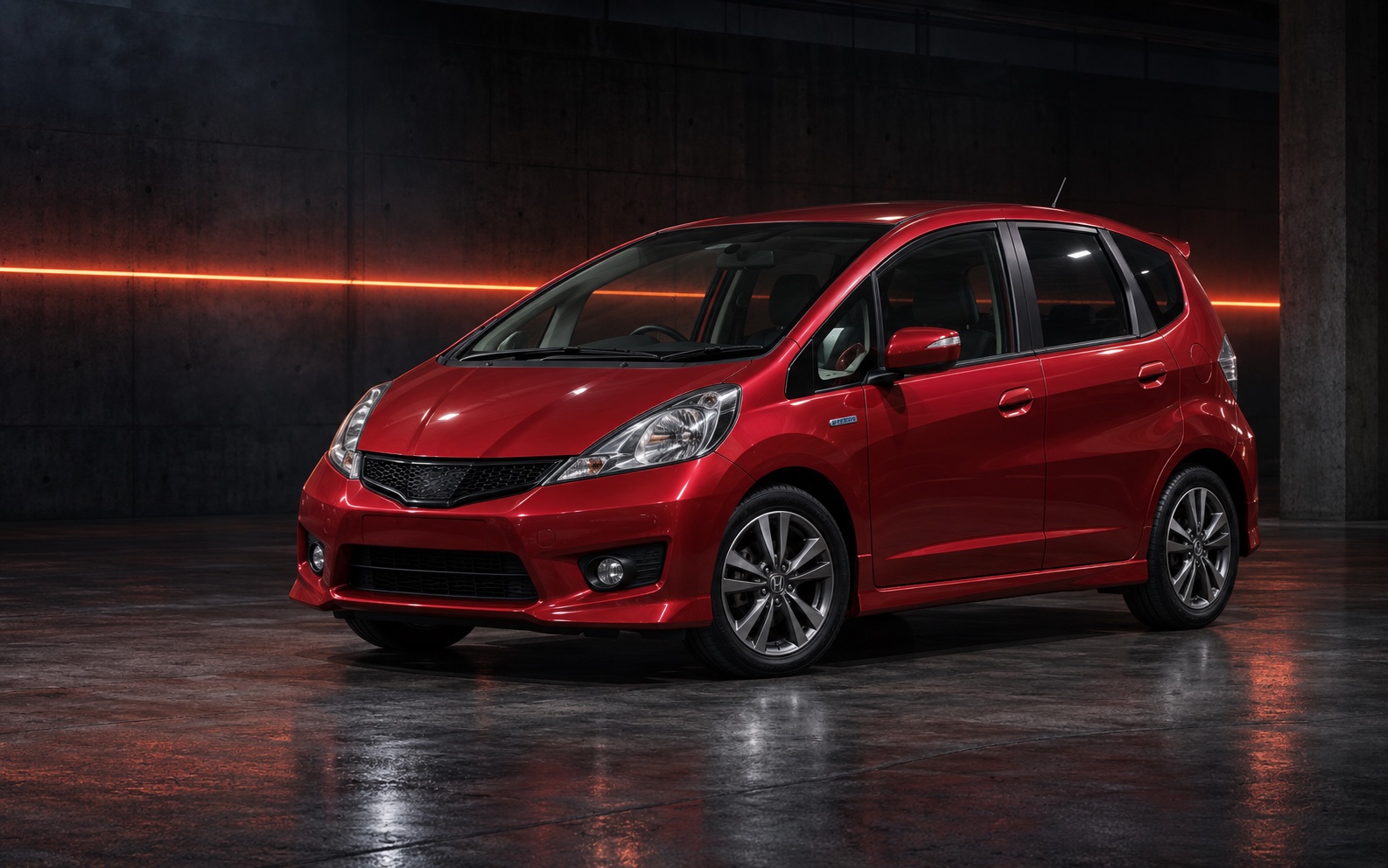 Original editorial visual of the Honda Fit Hybrid RS model